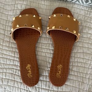 New in box Pink lily camel studded sandals